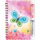 Notebook cu spirala si pix, dimensiuni 140x103mm, 30 de pagini dictando. 3 culori pe cutie. Model fluture 